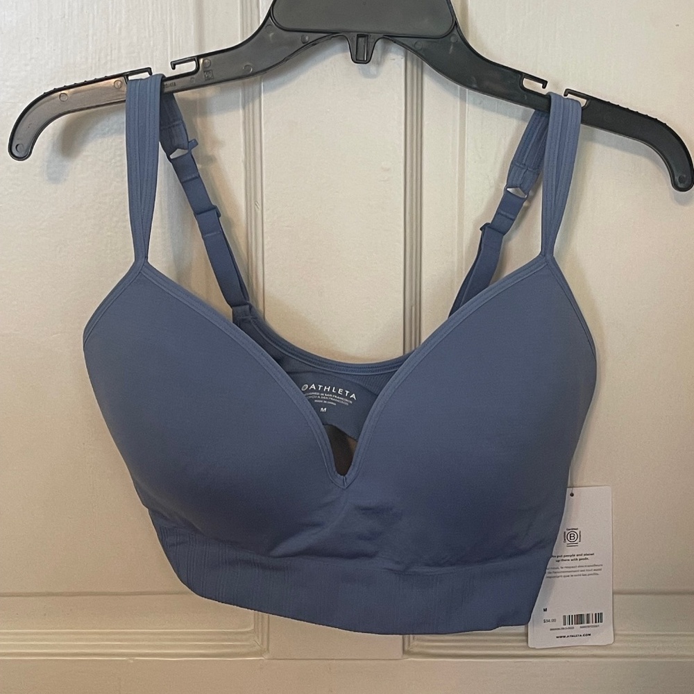 BNWT! Fab Athleta Wireless Sports “Embrace” Bra in Blue, Size D to DD!